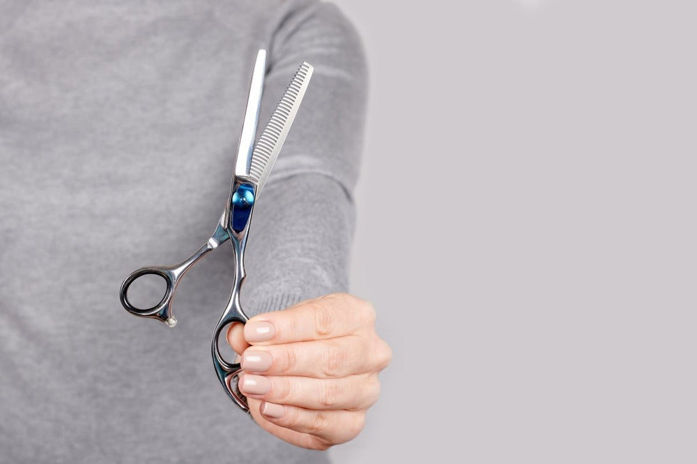 How To Use Thinning Scissors | Thin Out Hair With Shears (Men & Women ...