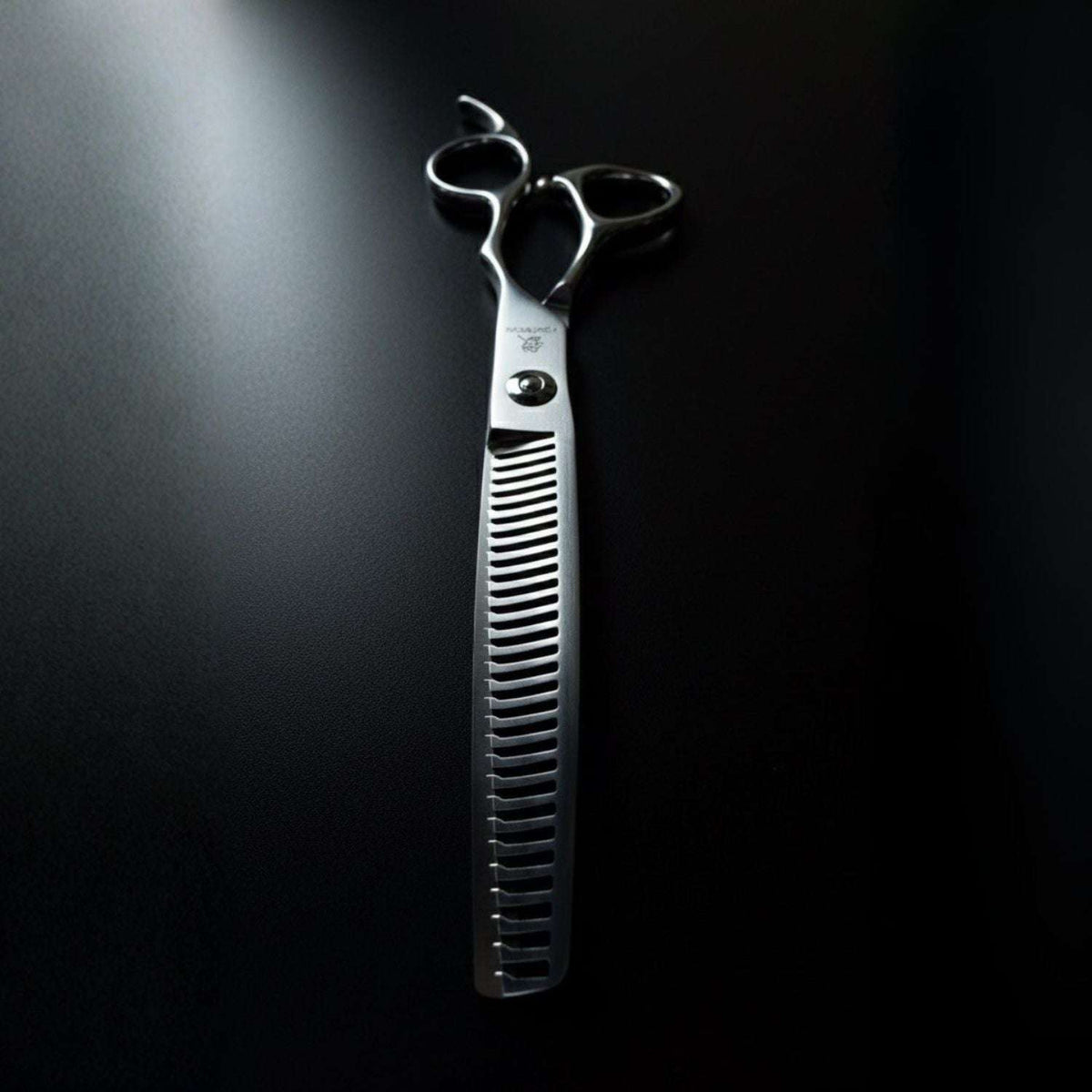 Juntetsu Sword Elite Texturizing Shear in Japan studio lighting (SKU: JUN-SWD-S60)