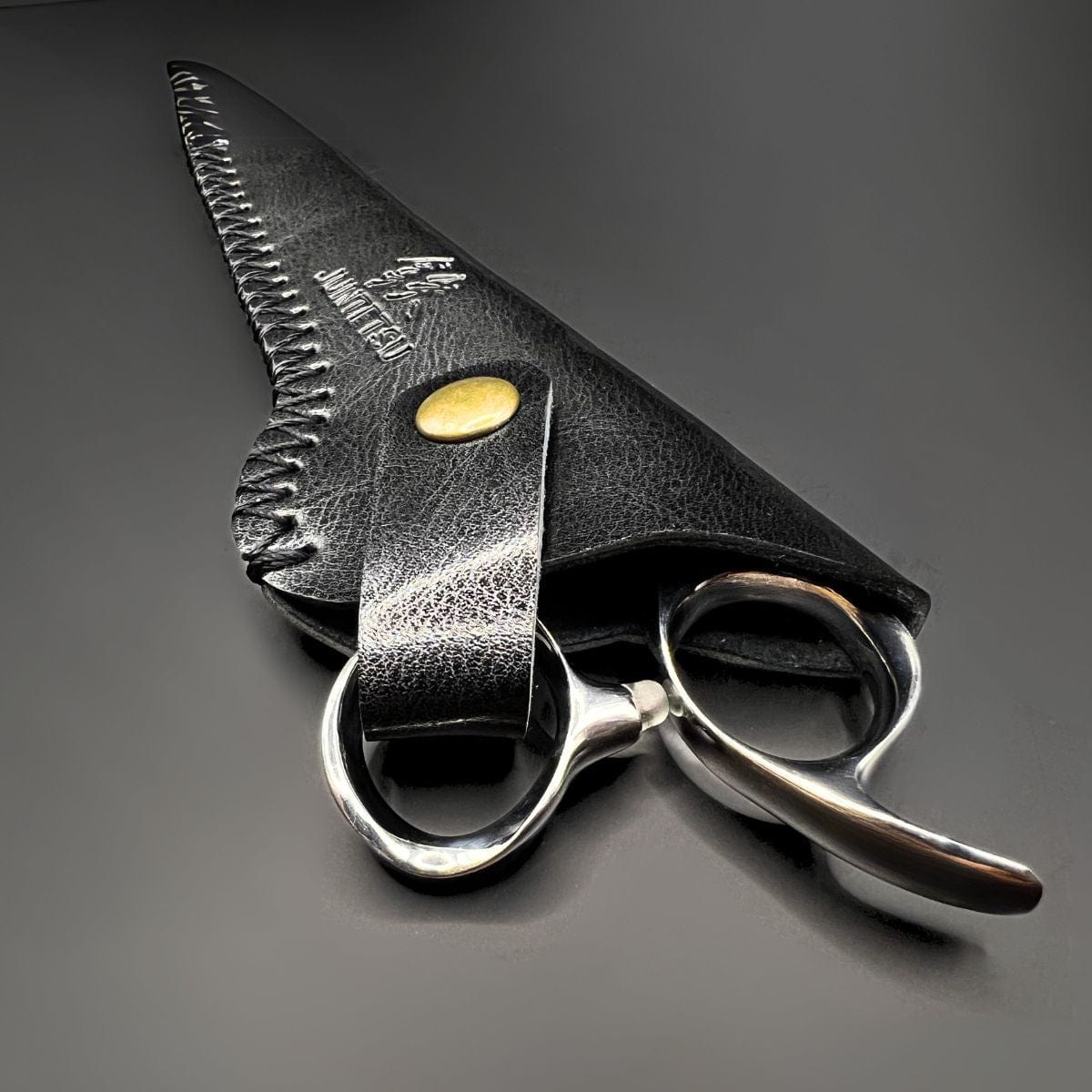 Juntetsu Single Scissor Protector - Classic Black Leather (SKU: JUN-JUNTETSU-J01-BLACK)
