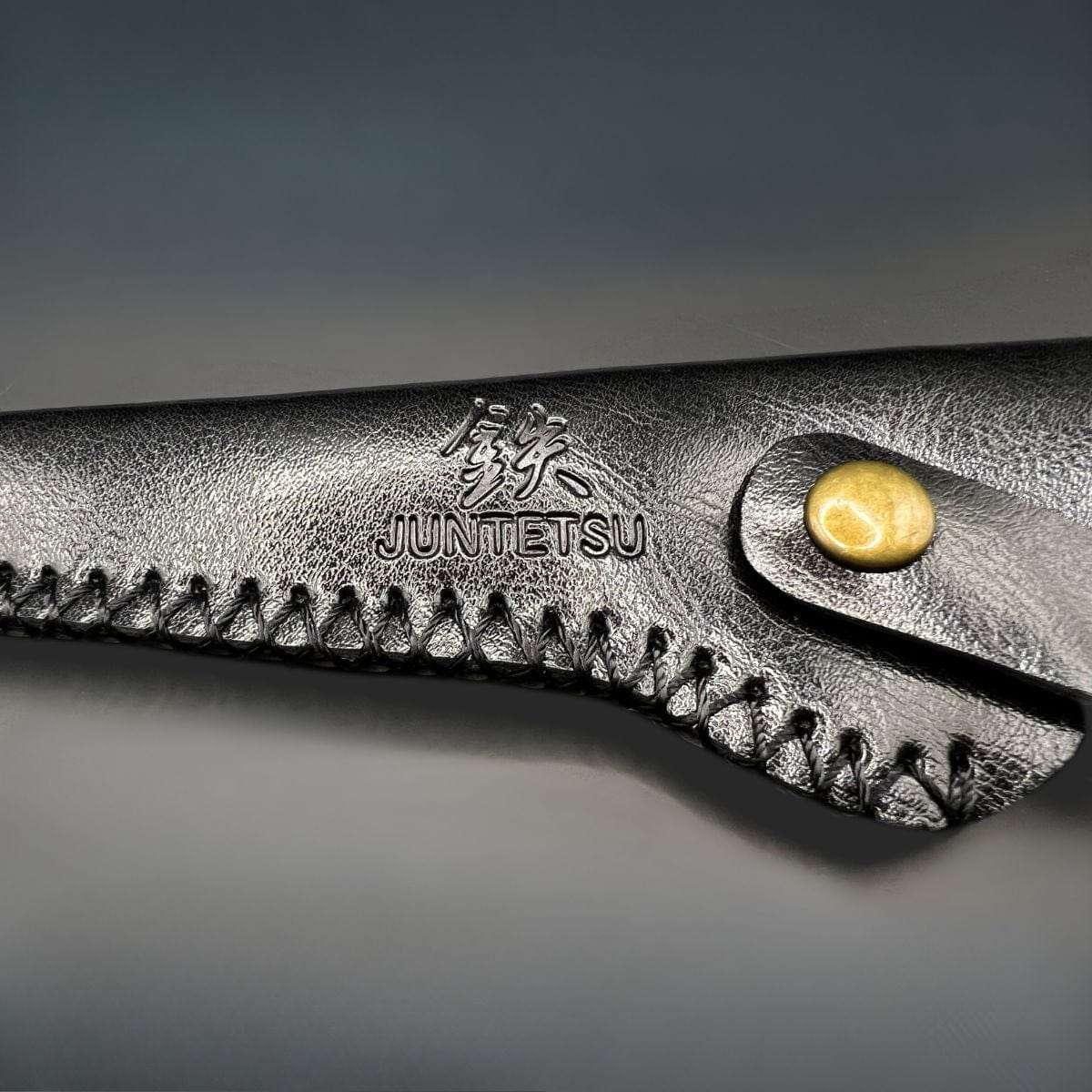 Juntetsu Single Scissor Protector - Classic Black Leather (SKU: JUN-JUNTETSU-J01-BLACK)