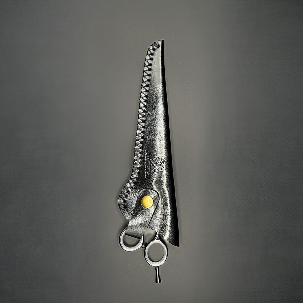 Juntetsu Single Scissor Protector - Classic Black Leather (SKU: JUN-JUNTETSU-J01-BLACK)